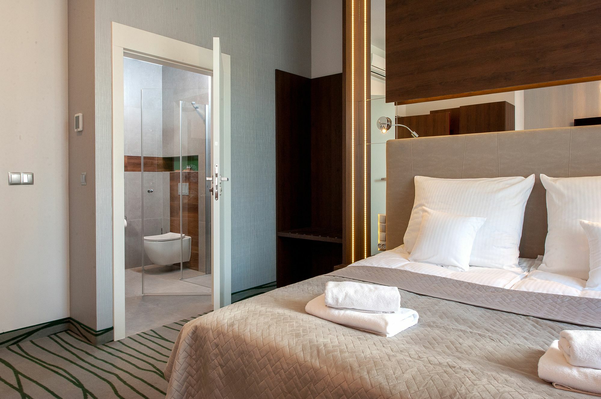 Plaza Boutique Hotel 4*